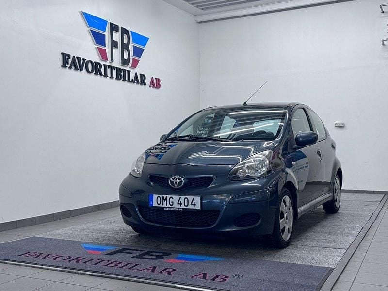 Mörkgrå Begagnad 2008 Toyota Aygo Halvkombi | 28 500 kr (Marknadspris) - Bild 1/4