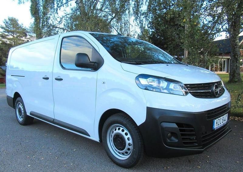 Vit Begagnad 2023 Opel Vivaro Van | 393 750 kr - Bild 1/4