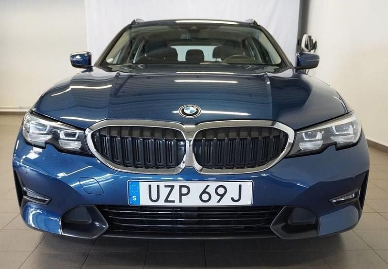 Begagnad BMW 330 Sport Line 292 HK (214 kW) 2021 Blå Kombi