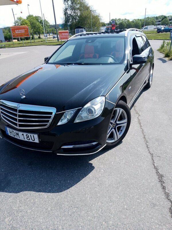 Svart Begagnad 2012 Mercedes B250 Avantgarde Minibuss | 99 900 kr - Bild 1/4