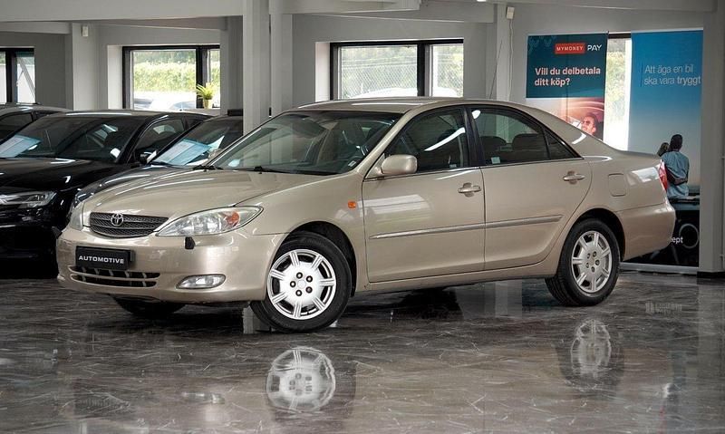 Ljusbrun (brun) Begagnad 2003 Toyota Camry Sedan | 59 900 kr (Marknadspris) - Bild 1/4