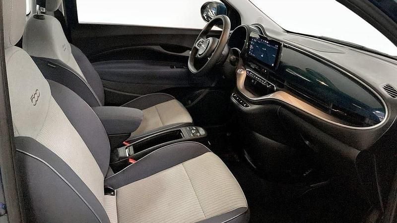 Begagnad Fiat 500e Icon 86 kW (118 HK) 2022 Grön Halvkombi