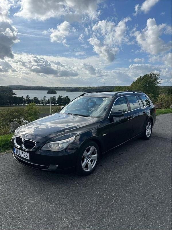 Svart Begagnad 2009 BMW 520 Kombi | 39 000 kr (Superpris) - Bild 1/4