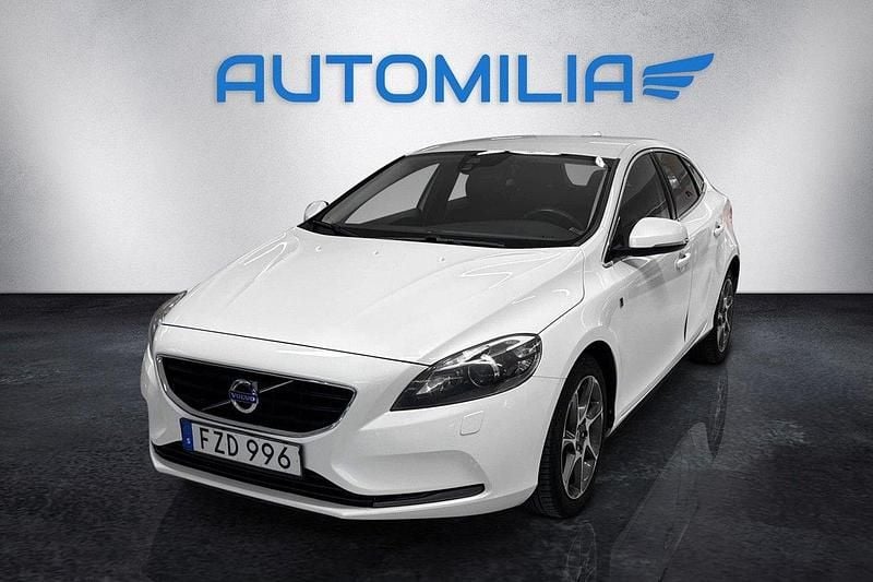Vit Begagnad 2015 Volvo V40 Ocean Race Kombi | 99 900 kr (Marknadspris) - Bild 1/4