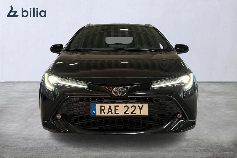 Begagnad Toyota Corolla Style 124 HK (91 kW) 2022 Svart Kombi