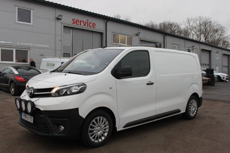 Vit Begagnad 2017 Toyota Proace Van | 145 000 kr (Lite dyr) - Bild 1/4