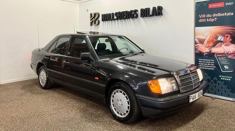 Svart Begagnad 1988 Mercedes 300 Kombi | 129 900 kr - Bild 1/4