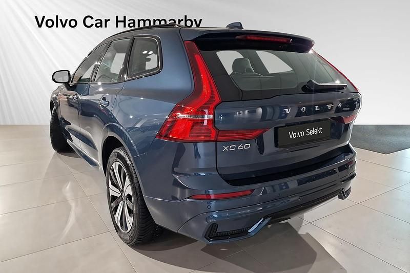 Begagnad Volvo XC60 Plus 397 HK (291 kW) 2023 Blå SUV