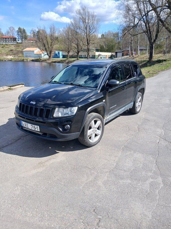 Svart Begagnad 2011 Jeep Compass SUV | 65 000 kr (Marknadspris) - Bild 1/4