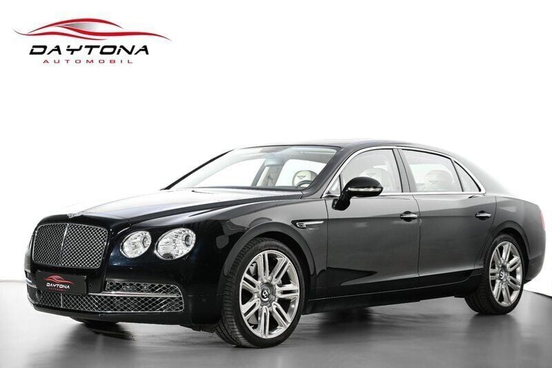 Begagnad 2017 Bentley Flying Spur Mulliner Sedan | 825 000 kr - Bild 1/4