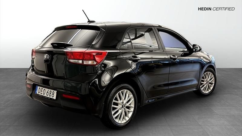 Begagnad Kia Rio 83 HK (61 kW) 2018 Svart Halvkombi