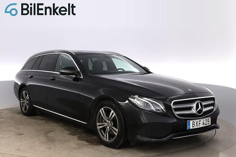 Svart Begagnad 2018 Mercedes E200 Kombi | 198 900 kr (Marknadspris) - Bild 1/4