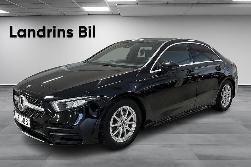 Begagnad Mercedes A180 AMG line 136 HK (100 kW) 2019 Svart Sedan