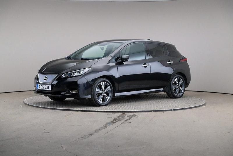 Svart Begagnad 2021 Nissan Leaf N-Connecta Halvkombi | 153 000 kr (Bra pris) - Bild 1/4