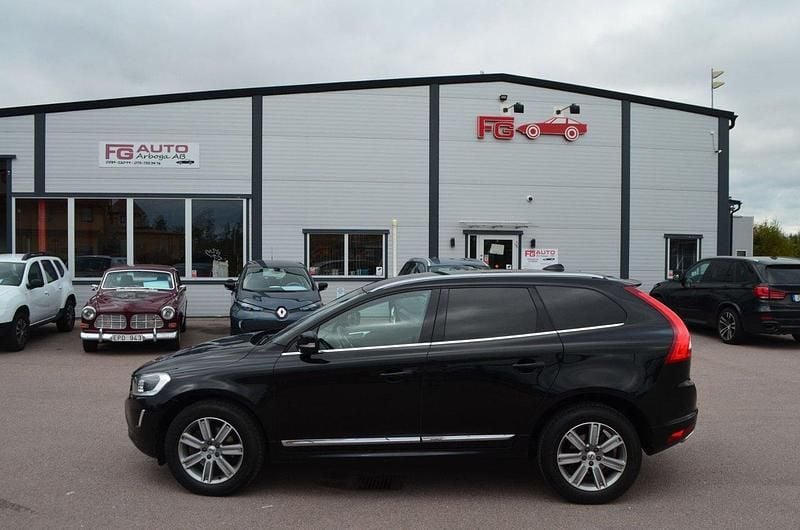 Svart Begagnad 2017 Volvo XC60 Standard SUV | 169 000 kr (Marknadspris) - Bild 1/4