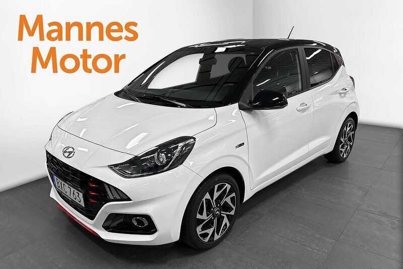 Vit Begagnad 2023 Hyundai i10 N Line Halvkombi | 179 900 kr (Marknadspris) - Bild 1/4