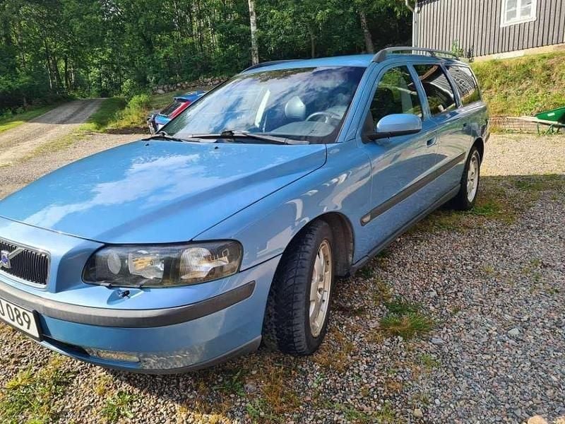 Blå Begagnad 2004 Volvo V70 Business Edition Kombi | 22 000 kr (Bra pris) - Bild 1/4