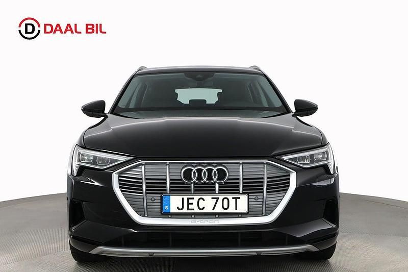 Begagnad Audi e-tron Proline 300 kW (408 HK) 2021 Svart SUV
