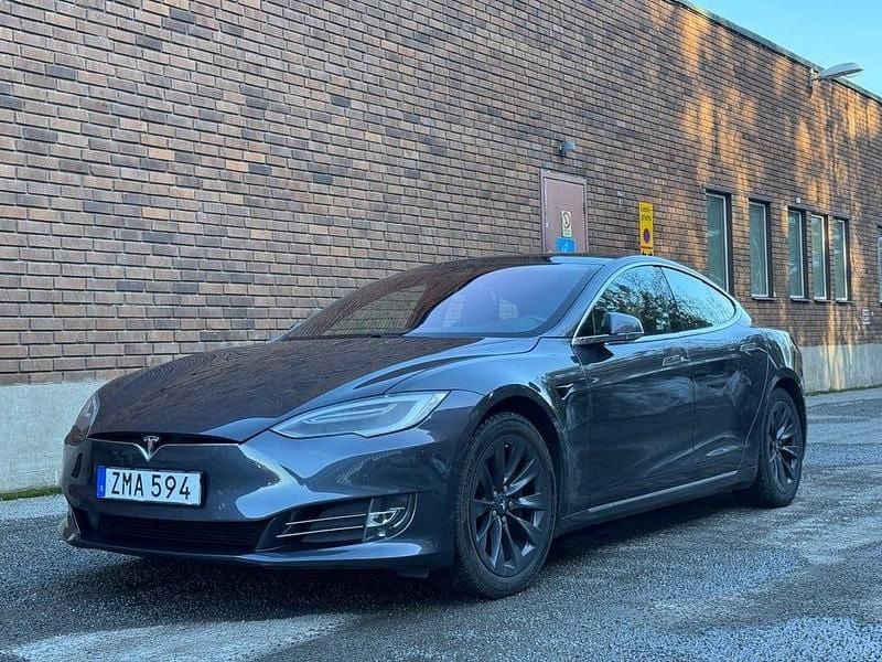 Begagnad Tesla Model S 386 kW (525 HK) 2018 Grå Halvkombi