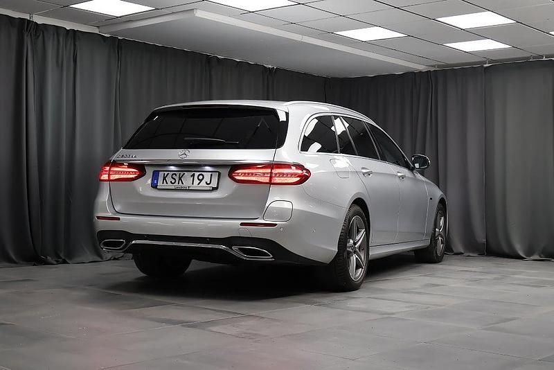 Begagnad Mercedes E300 AMG line 194 HK (142 kW) 2020 Silver Kombi