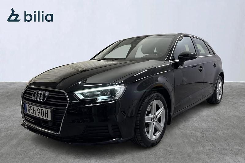 Svart Begagnad 2019 Audi A3 Sportback Proline Halvkombi | 179 900 kr (Marknadspris) - Bild 1/4