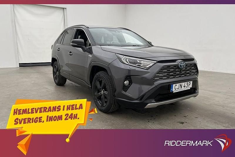 Grå Begagnad 2020 Toyota RAV4 Hybrid Style SUV | 284 800 kr (Marknadspris) - Bild 1/3