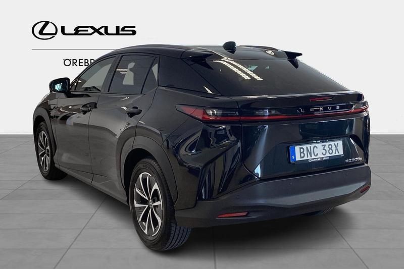 Begagnad Lexus RZ 300e Executive Line 152 kW (207 HK) 2024 Svart SUV