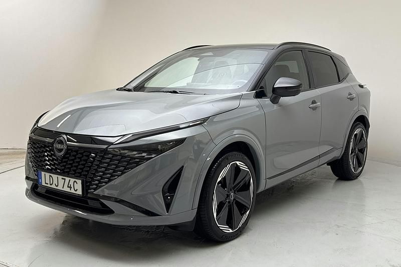 Grå Begagnad 2024 Nissan Qashqai SUV | 350 000 kr - Bild 1/4