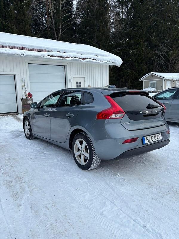 Begagnad Volvo V40 120 HK (88 kW) 2018