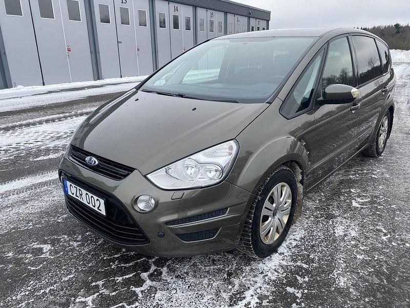Begagnad Ford S-MAX Trend 116 HK (85 kW) 2010 Grå Minibuss