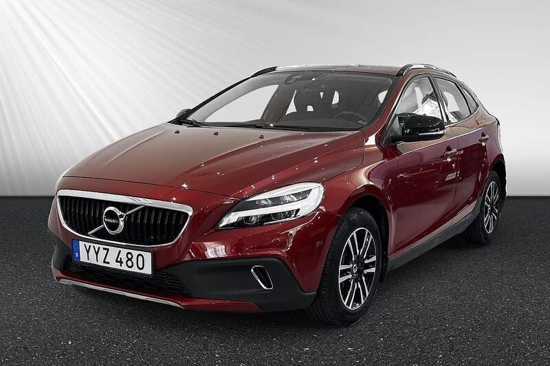Röd Begagnad 2017 Volvo V40 CC Business Edition Kombi | 209 800 kr (Marknadspris) - Bild 1/4
