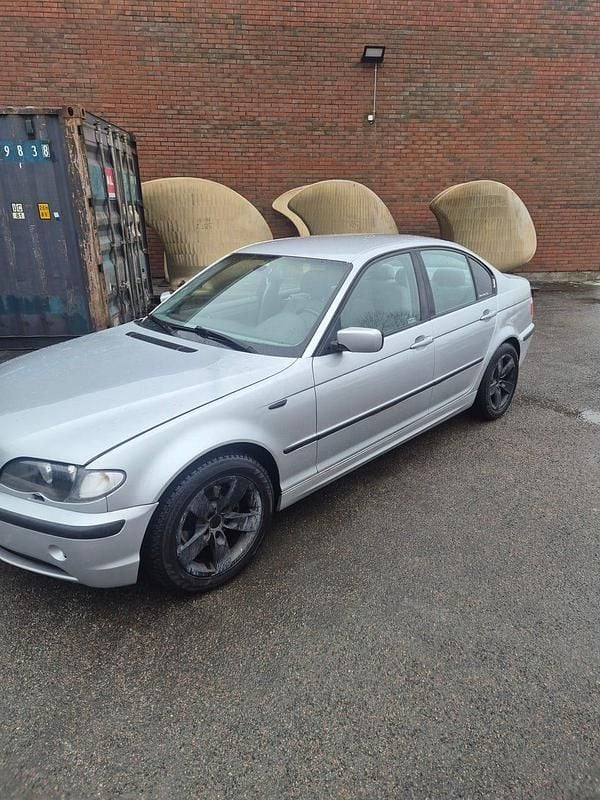 Begagnad BMW 316 116 HK (85 kW) 2002 Sedan