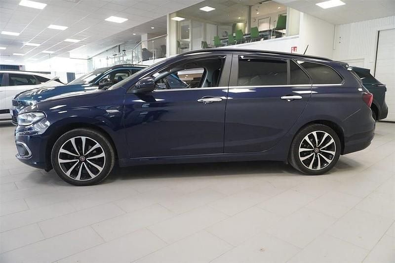Begagnad Fiat Tipo 120 HK (88 kW) 2019 Blå Kombi
