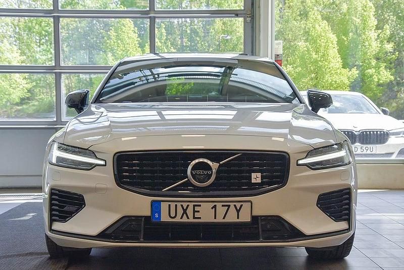 Begagnad Volvo S60 406 HK (298 kW) 2019 Vit Sedan