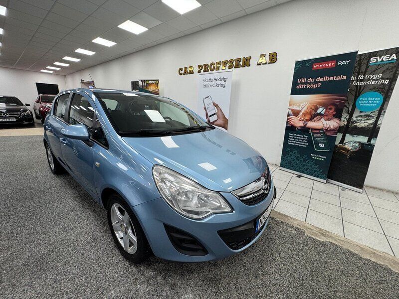 Blå Begagnad 2013 Opel Corsa Enjoy Halvkombi | 59 900 kr (Dyr) - Bild 1/4