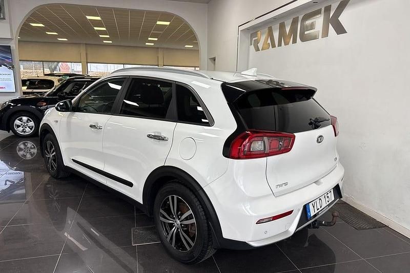 Begagnad Kia Niro Advance 141 HK (103 kW) 2017 Vit SUV