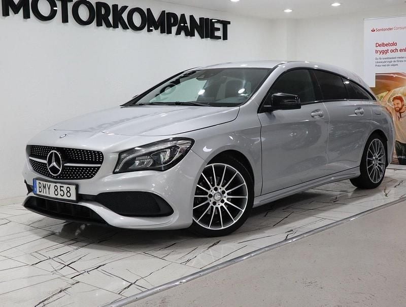 Silver Begagnad 2016 Mercedes CLA200 Shooting Brake AMG Kombi | 159 900 kr (Marknadspris) - Bild 1/4