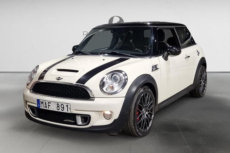 Vit Begagnad 2011 Mini John Cooper Works Chili Halvkombi | 104 900 kr (Marknadspris) - Bild 1/3