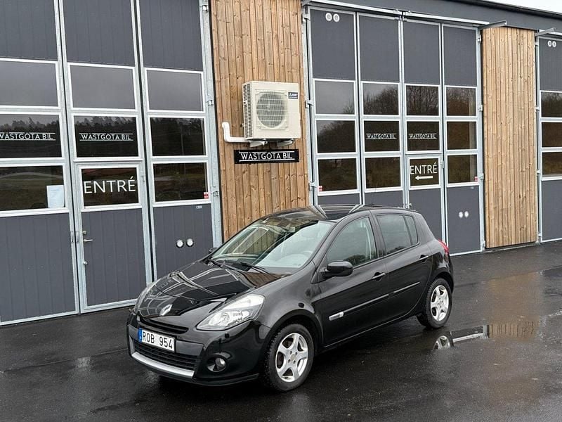 Svart Begagnad 2012 Renault Clio R.S. Halvkombi | 49 900 kr (Lite dyr) - Bild 1/4