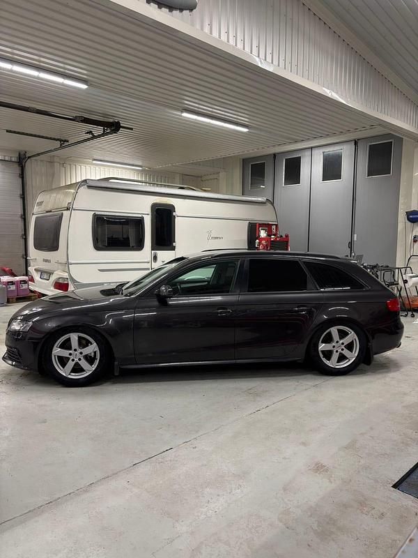 Begagnad Audi A4 160 HK (117 kW) 2009 Glittrig mörkgrå Kombi