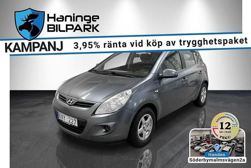 Grå Begagnad 2009 Hyundai i20 Select Halvkombi | 39 995 kr (Marknadspris) - Bild 1/2