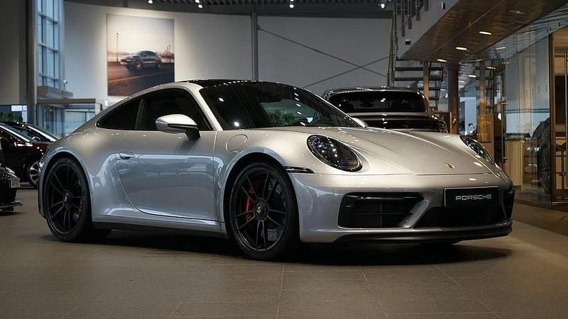 Silver Begagnad 2022 Porsche 911 Carrera GTS Sportkupé | 1 549 000 kr (Marknadspris) - Bild 1/4