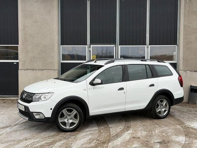 Vit Begagnad 2018 Dacia Logan MCV Stepway Kombi | 69 900 kr (Bra pris) - Bild 1/4