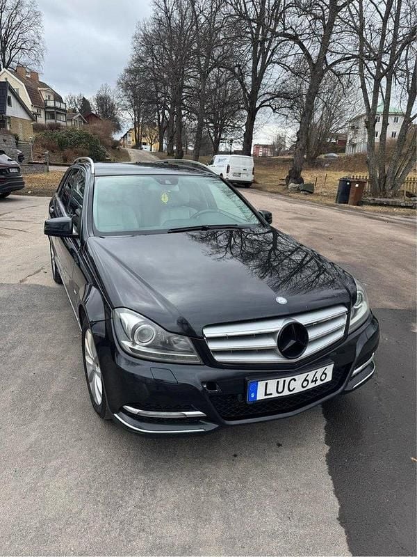 Svart Begagnad 2012 Mercedes C220 Kombi | 83 000 kr (Bra pris) - Bild 1/4