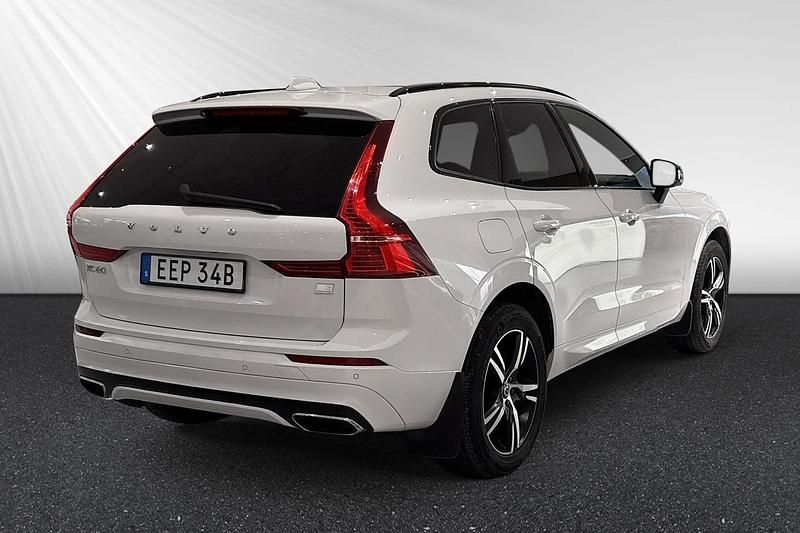 Begagnad Volvo XC60 R-Design 341 HK (250 kW) 2020 Vit SUV