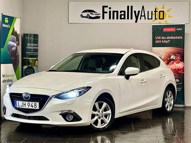 Vit Begagnad 2014 Mazda 3 Inclusive Halvkombi | 99 800 kr (Marknadspris) - Bild 1/4