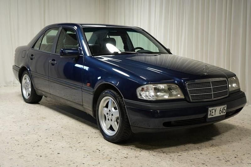 Begagnad Mercedes C220 150 HK (110 kW) 1995 Blå