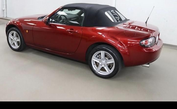 Röd Begagnad 2007 Mazda MX5 Cab | 110 000 kr (Marknadspris) - Bild 1/1