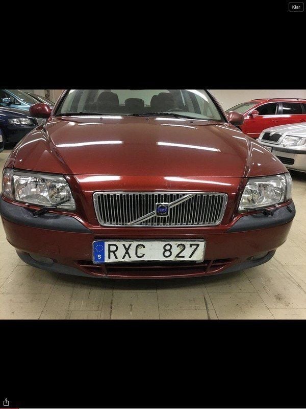 Mörkröd (röd) Begagnad 2000 Volvo S80 Sedan | 15 500 kr (Superpris) - Bild 1/4