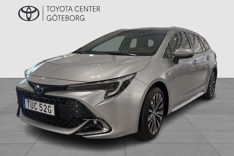 Silver Ny 2024 Toyota Corolla Style Kombi | 344 900 kr (Marknadspris) - Bild 1/4